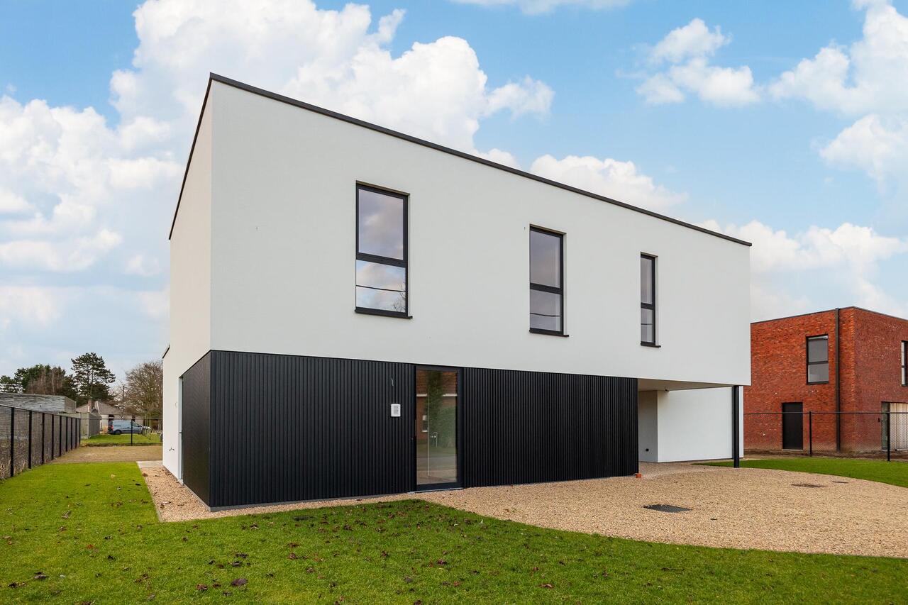 Nieuwbouwproject BRAAM , Aardbezienstraat Meerhout voorkant woningen