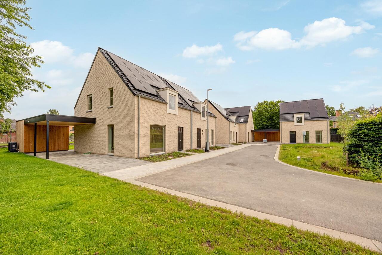 Nieuwbouwproject Dorpsloop Halle Zoersel, inpandige garage, carport