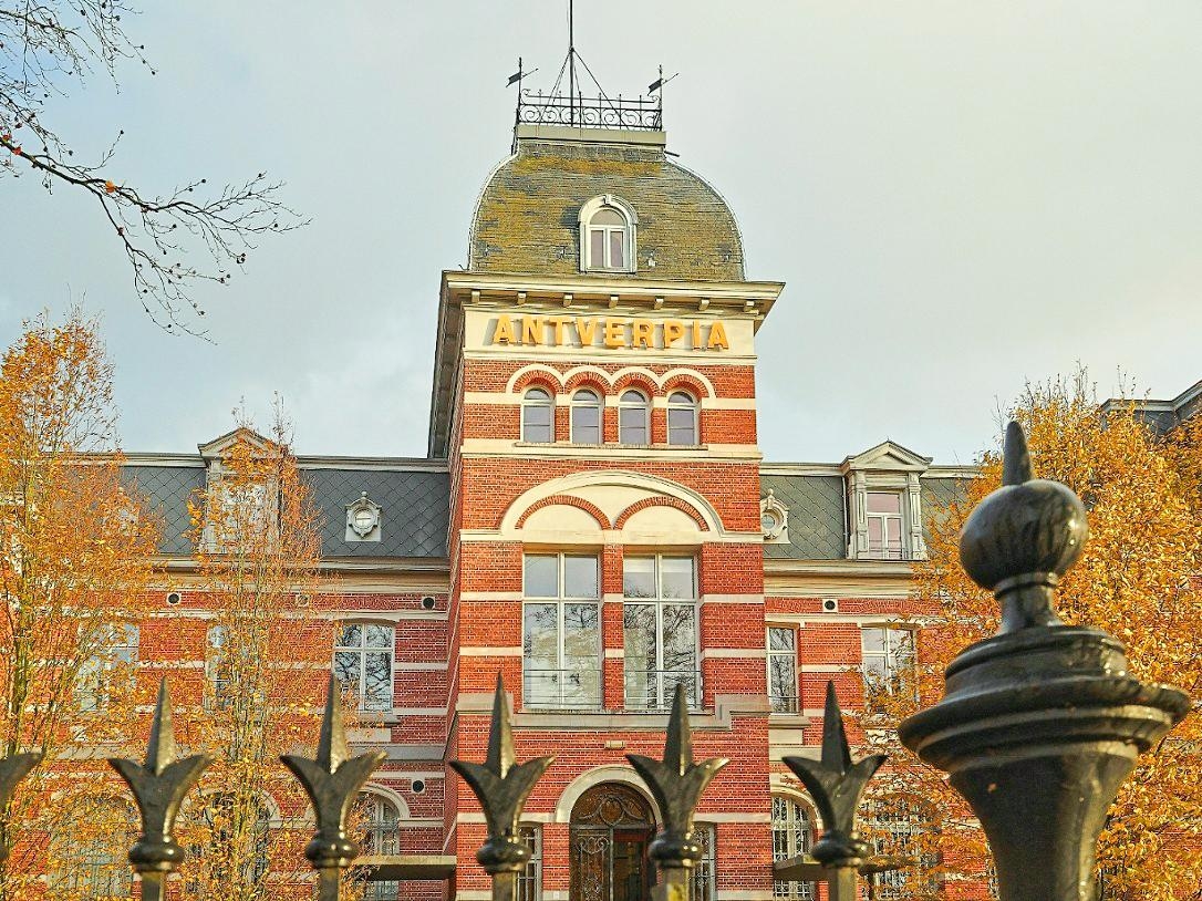Brasschaat ex-Antverpia verzekeringsgebouw