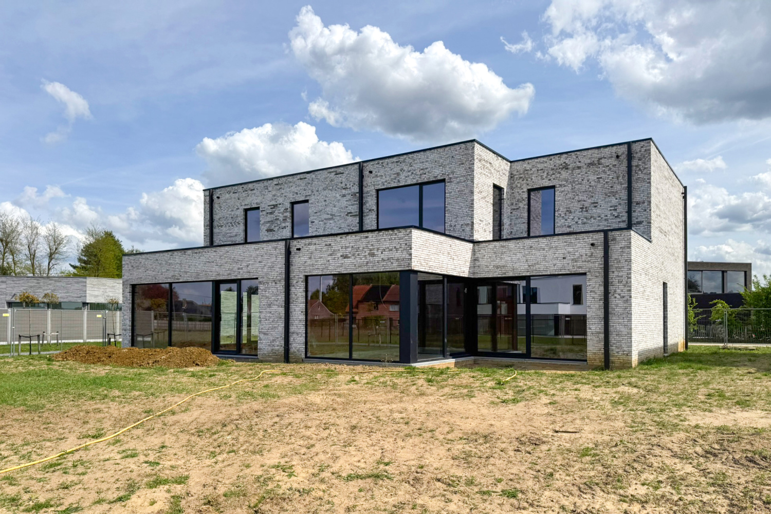 te koop huis meerhout braambessenstraat 2 3a