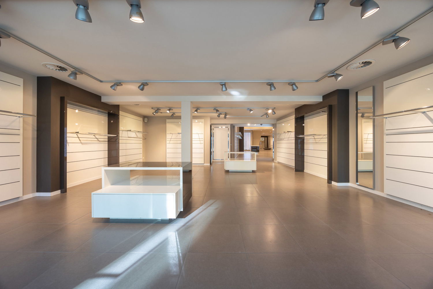 te huur commercieel herentals zandstraat 52 7119119