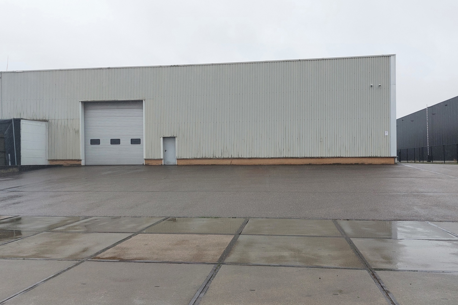 te huur industrieel geel bell telephonelaan 3