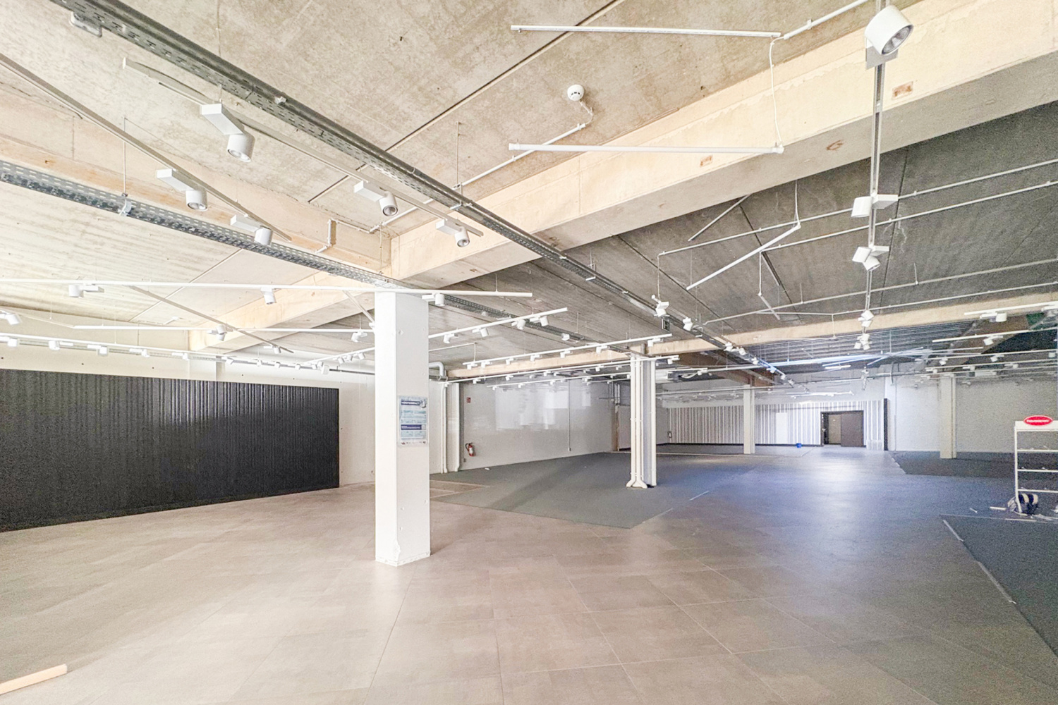 te koop commercieel turnhout papenbruggestraat 76