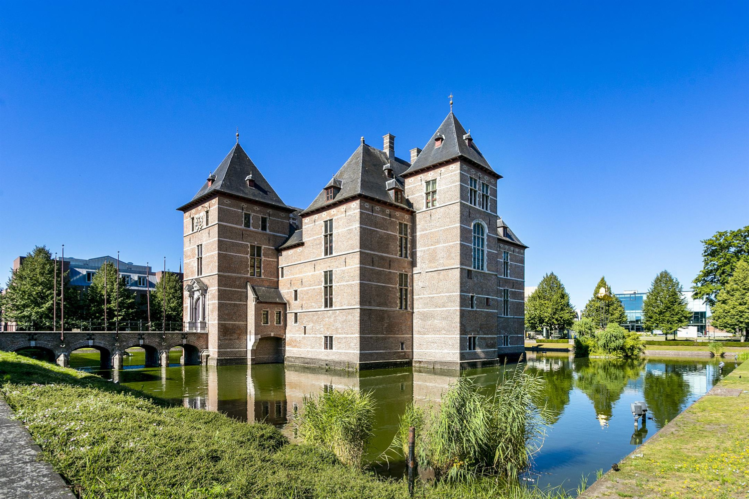 te koop huis turnhout kasteelplein 21