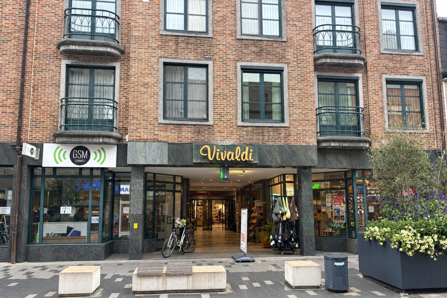 te huur kantoor lommel kerkstraat 59 - afbeelding 1
